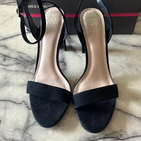 Vince Camuto Black Heels - Picture 4 of 10